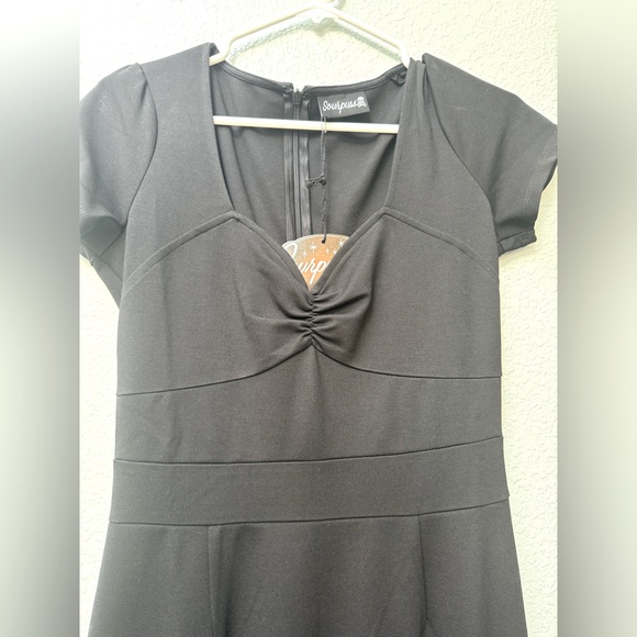 BNWT Sourpuss Sweetheart 50s pencil dress bottom ruffle sz medium black - Picture 4 of 10